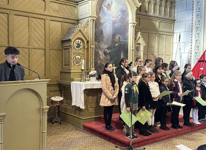 A pesti ifjak nyom�ban – �nnepi megeml�kez�s iskol�nkban